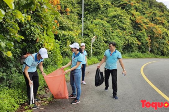 Đà Nẵng: Tổng vệ sinh môi trường tại Bán đảo Sơn Trà