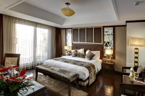 Khách Sạn Golden Lotus Luxury 