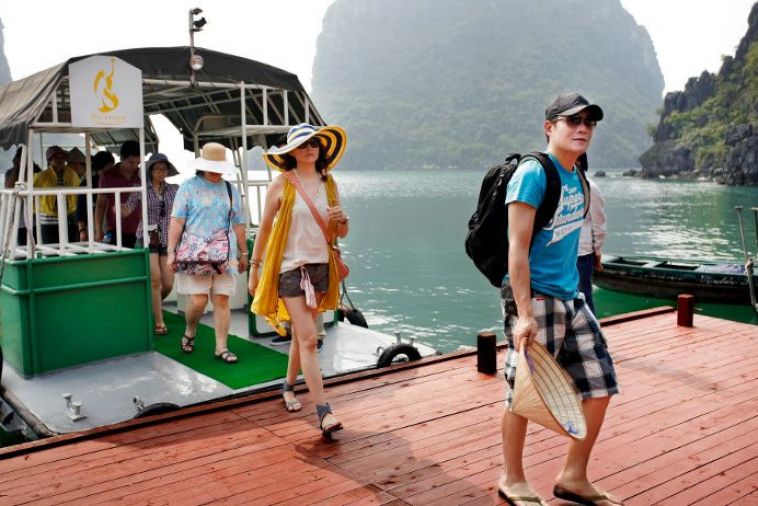 Floating village tour